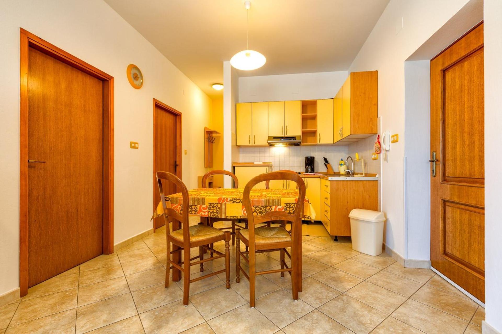 Apartments With A Parking Space Мали-Лошинь Номер фото
