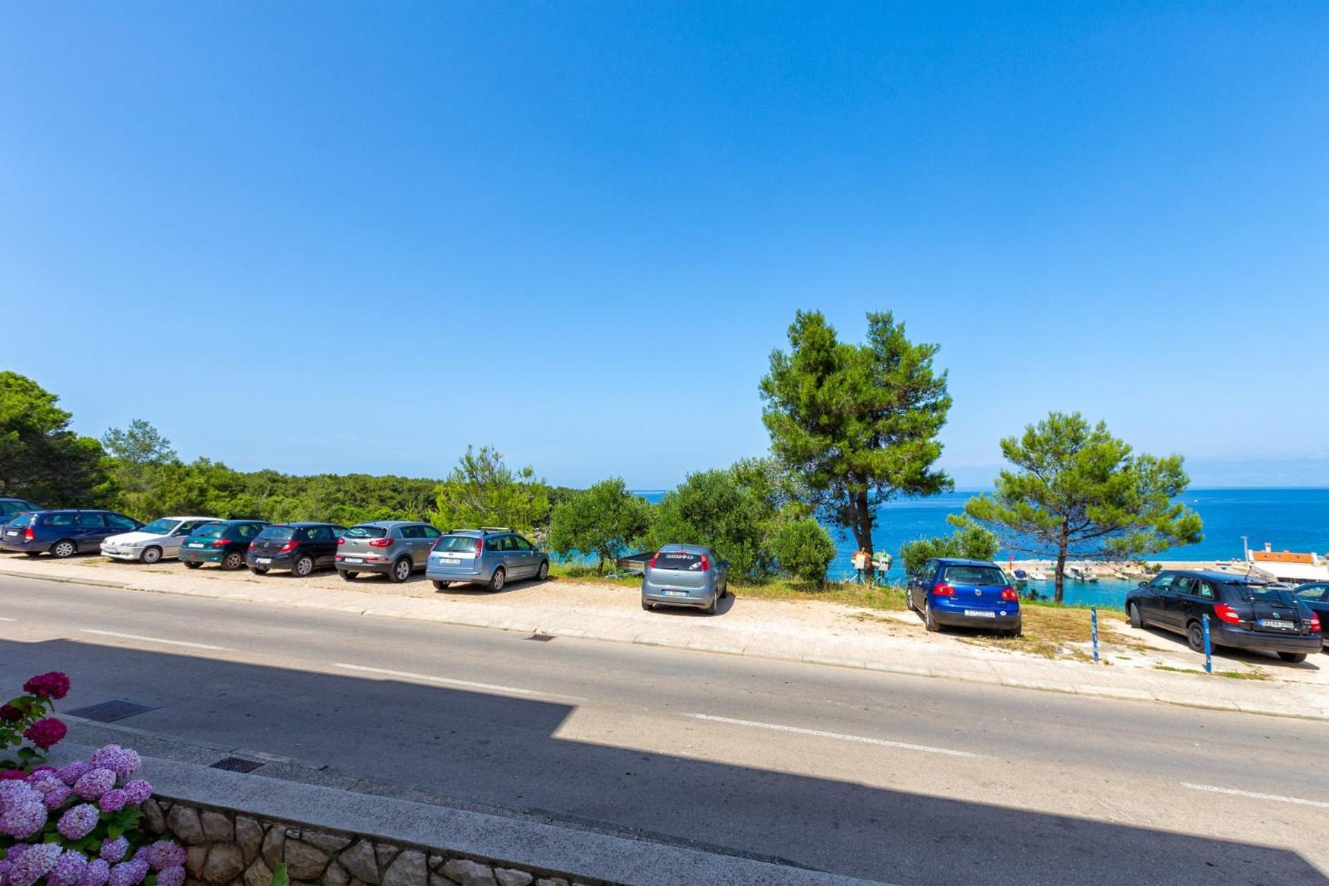 Apartments With A Parking Space Мали-Лошинь Экстерьер фото